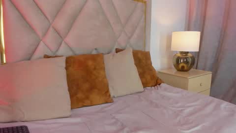 Snapshot of chloe_wilson7 chatting on February 21, 2:23 am chloe_wilson7 online show from February 21, 2:23 am