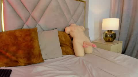 Snapshot of chloe_wilson7 chatting on March 7, 1:57 am chloe_wilson7 online show from March 7, 1:57 am