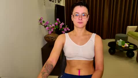 Snapshot of chloe_x_ chatting on June 28, 3:07 pm Eva and Sandra online show from June 28, 3:07 pm