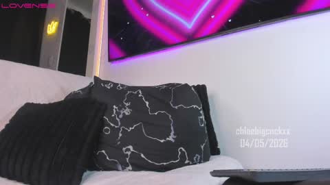 Im Chloe    independent account      online show from May 5, 3:36 am