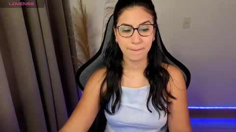 Chloe online show from April 27, 10:57 am