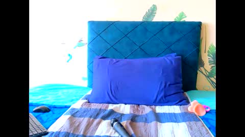 Chloe Chrome online show from October 11, 8:35 am