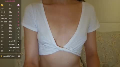 Snapshot of chloee__x chatting on March 25, 12:49 am chloee__x online show from March 25, 12:49 am