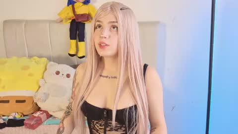 Chloe online show from July 3, 8:04 pm