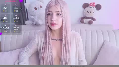 Chloe online show from August 2, 9:02 pm