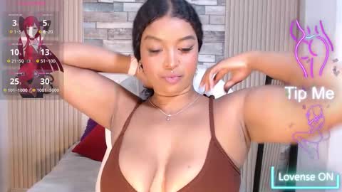 Snapshot of chloee_hs chatting on September 9, 3:17 am chloee_hs online show from September 9, 3:17 am