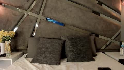 Snapshot of chloee_parkerr chatting on March 31, 3:30 am chloee_parkerr online show from March 31, 3:30 am