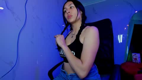 Snapshot of chloee_thompson chatting on September 9, 1:49 am ChloeeThompson online show from September 9, 1:49 am