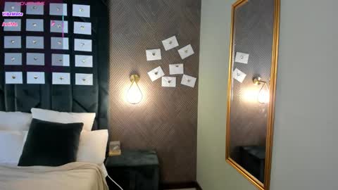 chloee white online show from March 1, 9:44 am