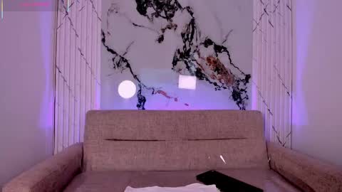 chloegils online show from October 19, 1:23 pm