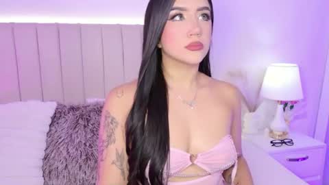 Chloe Hall online show from June 16, 2:25 am