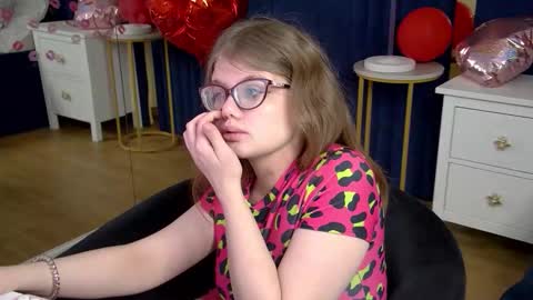 ChloeHalses online show from February 25, 5:28 am
