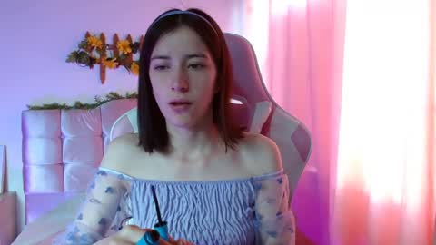 Chloe online show from February 19, 1:06 pm