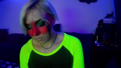 Snapshot of chloekissxo chatting on December 8, 1:35 am Chloekissxo online show from December 8, 1:35 am