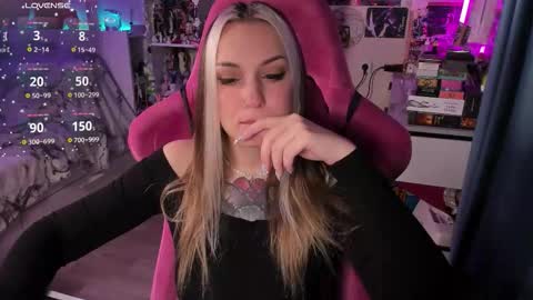 ChloeKohaku online show from November 20, 3:28 am