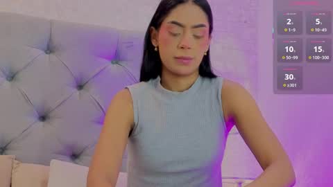 Snapshot of chloemoon10 chatting on April 2, 10:57 am C H L O E M O O N online show from April 2, 10:57 am