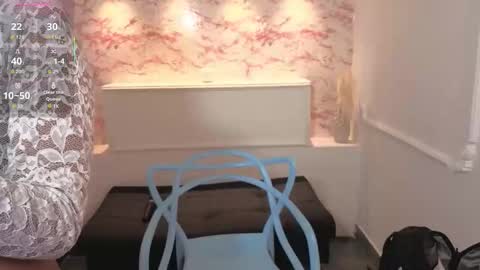 C H L O E online show from February 10, 11:14 am