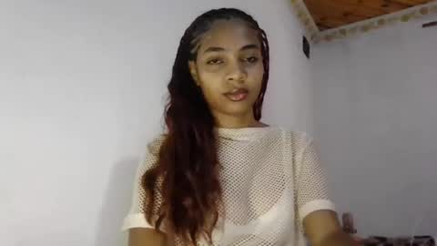 Snapshot of chloeplaisir chatting on August 6, 9:55 am chloeplaisir online show from August 6, 9:55 am