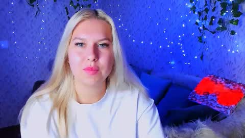 ChloeRicci online show from October 9, 12:47 pm