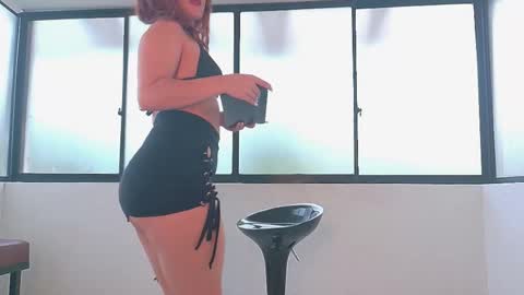 Snapshot of chloestonne_ chatting on September 24, 12:30 pm C H L O E online show from September 24, 12:30 pm