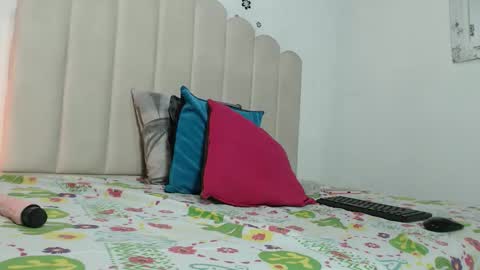 Snapshot of chloetastty4u chatting on March 28, 3:28 am Chloe online show from March 28, 3:28 am