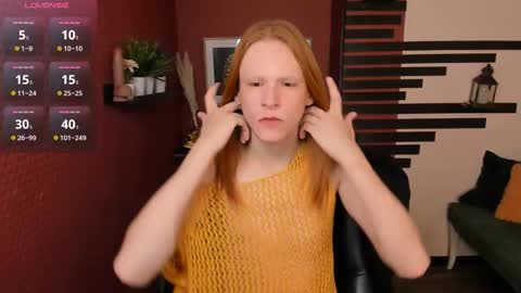 Chloe online show from October 30, 9:55 am