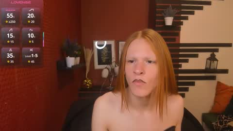 Chloe online show from November 18, 1:04 pm