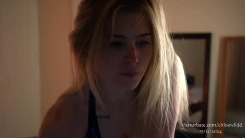 Snapshot of chloewildd chatting on December 5, 10:01 pm Chloe online show from December 5, 10:01 pm