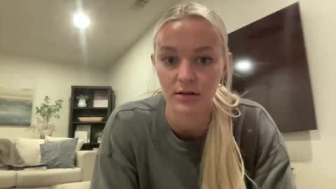 Snapshot of chloexbabe chatting on January 12, 5:56 am Chloe Babe online show from January 12, 5:56 am