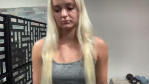 Snapshot of chloexbabe chatting on January 18, 5:00 am Chloe Babe online show from January 18, 5:00 am