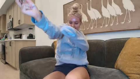 Chloe Babe online show from July 28, 5:25 am