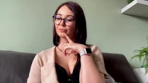 Snapshot of chloexnatural chatting on May 8, 6:41 am ChloeXNatural online show from May 8, 6:41 am
