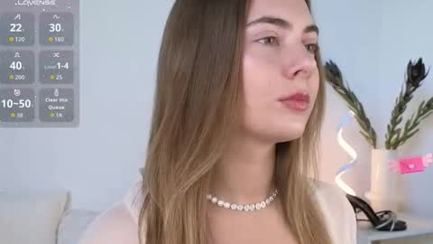 chloi_hes online show from September 22, 9:11 am