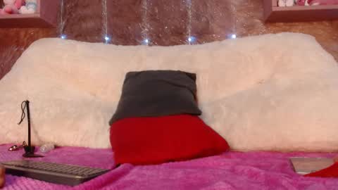 Snapshot of chlooe_zoe chatting on March 6, 10:36 pm chlooe_zoe online show from March 6, 10:36 pm