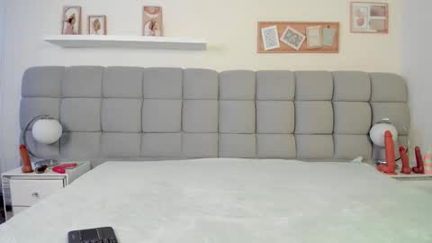 Snapshot of chlooe_zoe chatting on October 9, 7:56 pm chlooe_zoe online show from October 9, 7:56 pm