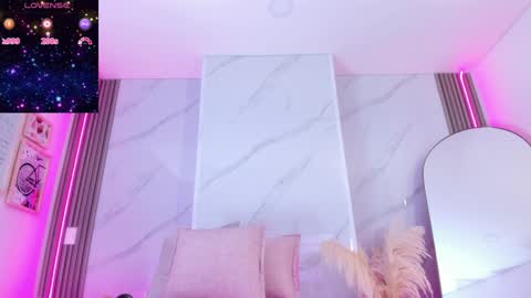 Snapshot of chlooee_ chatting on December 23, 12:08 pm Chlooe online show from December 23, 12:08 pm