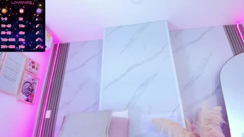 Snapshot of chlooee_ chatting on December 26, 2:27 pm Chlooe online show from December 26, 2:27 pm