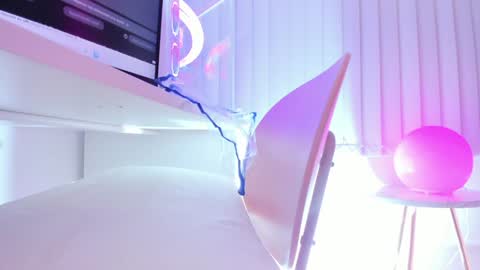 Snapshot of chlooee_ chatting on December 29, 4:59 am Chlooe online show from December 29, 4:59 am