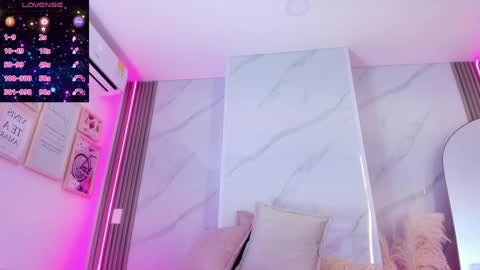 Snapshot of chlooee_ chatting on December 29, 12:55 pm Chlooe online show from December 29, 12:55 pm