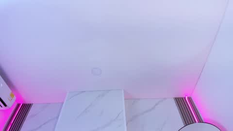 Snapshot of chlooee_ chatting on January 7, 1:17 am Chlooe online show from January 7, 1:17 am