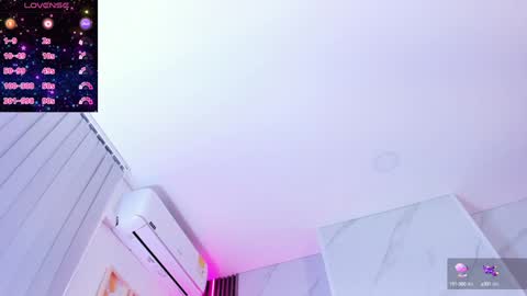 Snapshot of chlooee_ chatting on January 19, 8:30 pm Chlooe online show from January 19, 8:30 pm