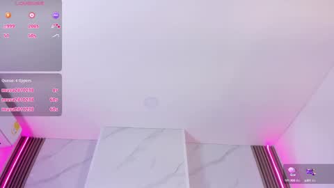 Snapshot of chlooee_ chatting on February 20, 4:50 am Chlooe online show from February 20, 4:50 am