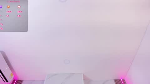 Snapshot of chlooee_ chatting on February 21, 4:07 am Chlooe online show from February 21, 4:07 am