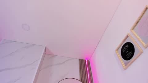 Snapshot of chlooee_ chatting on February 26, 4:14 am Chlooe online show from February 26, 4:14 am