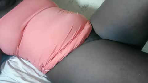 Snapshot of choclate_goddess chatting on October 14, 3:40 am Paula online show from October 14, 3:40 am