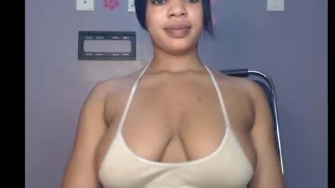 ESTHER online show from February 20, 8:39 am