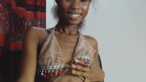 Snapshot of choco_petitqueen chatting on December 10, 7:22 pm choco_petitqueen online show from December 10, 7:22 pm