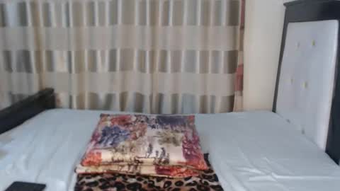 chocolatabig online show from February 11, 6:35 pm