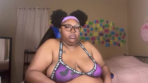 Snapshot of chocolatebunnyxx69 chatting on June 4, 5:35 am Melina online show from June 4, 5:35 am