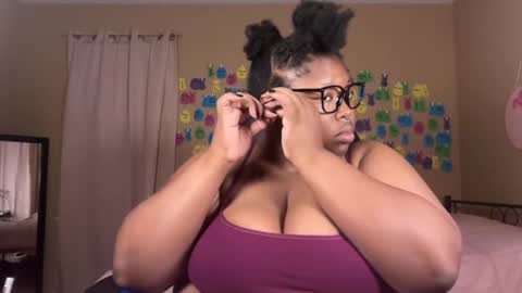 Snapshot of chocolatebunnyxx69 chatting on June 15, 2:36 am Melina online show from June 15, 2:36 am